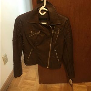 BROWN LEATHER JACKET